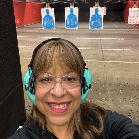 Meet your Posher, Carol - Picture 1 of 1